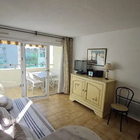 2p Avec Balcon, Piscine Et Parking Proche Centre De - Fr-1-780-40 Sainte-Maxime