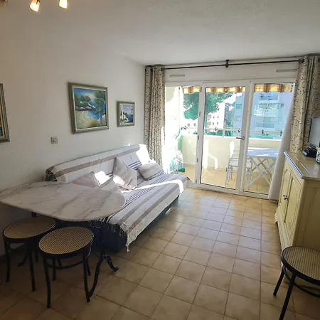 2p Avec Balcon, Piscine Et Parking Proche Centre De - Fr-1-780-40 Sainte-Maxime