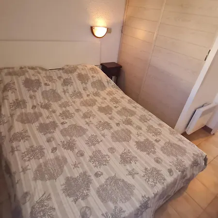 Apartment 2p Avec Balcon, Piscine Et Parking Proche Centre De - Fr-1-780-40